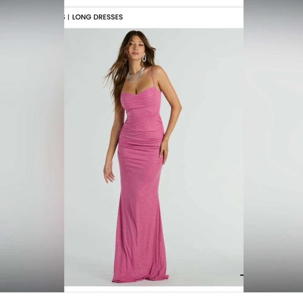 Windsor Form Fitting Sparkly Pink Dress - Picture 1 of 4